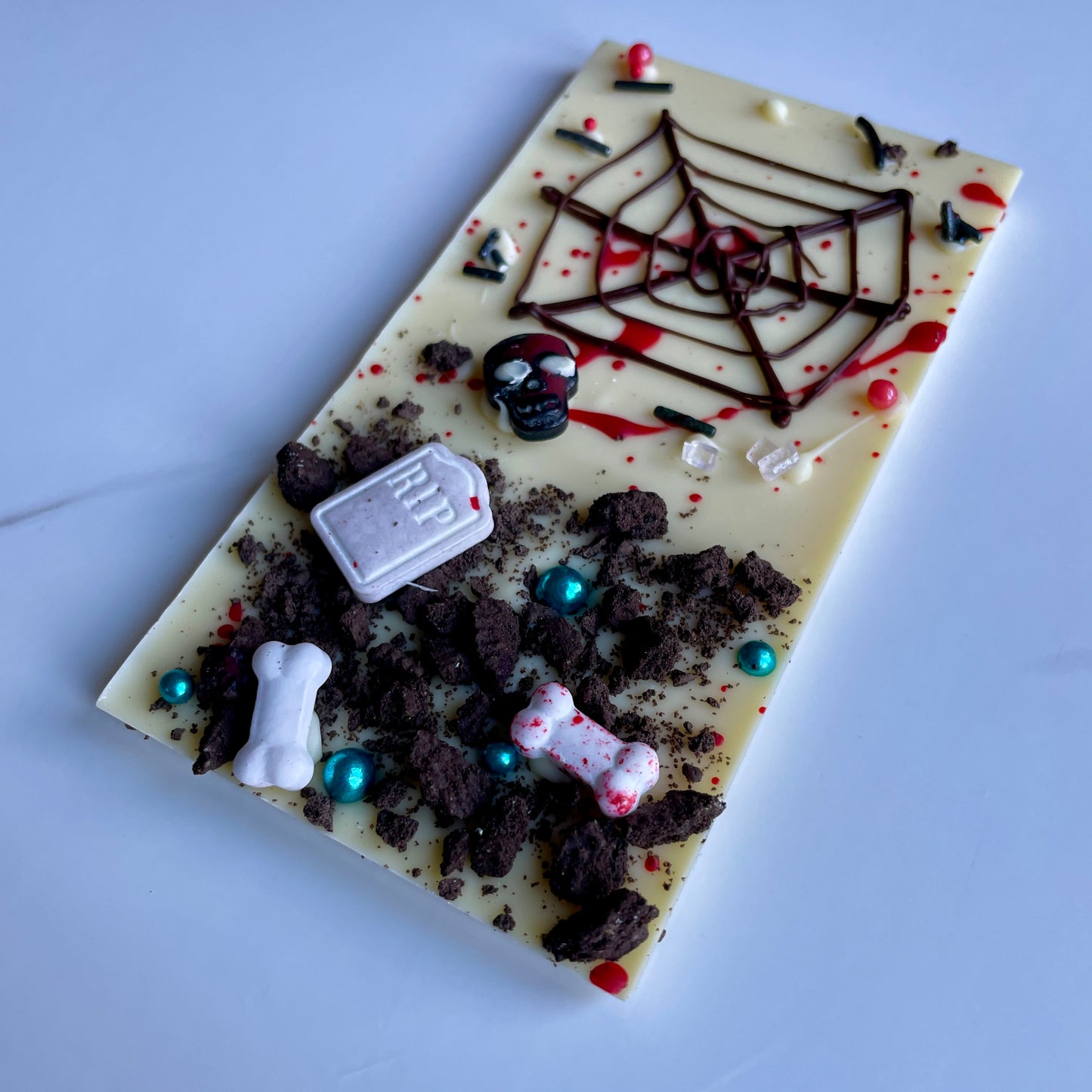 SPOOKY GRAVEYARD WHITE CHOCOLATE BAR