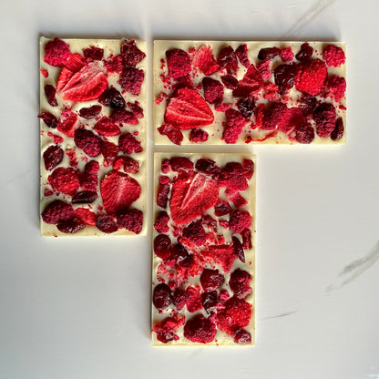 MIXED RED BERRIES CHOCOLATE BAR